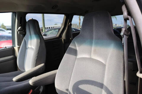 2003 Dodge Grand Caravan SE