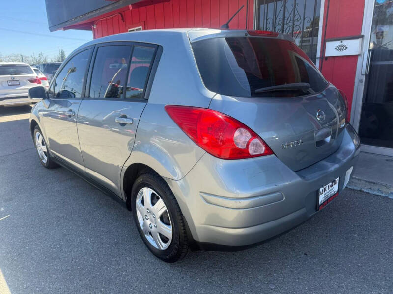 2009 Nissan Versa 1.8 S