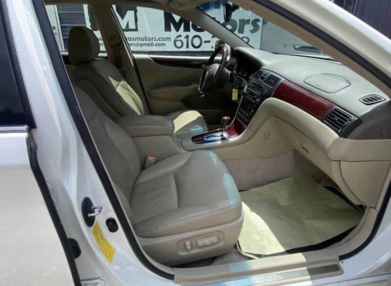 2004 Lexus ES 330