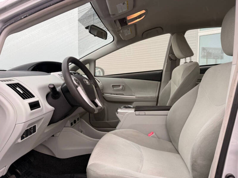 2014 Toyota Prius v Two