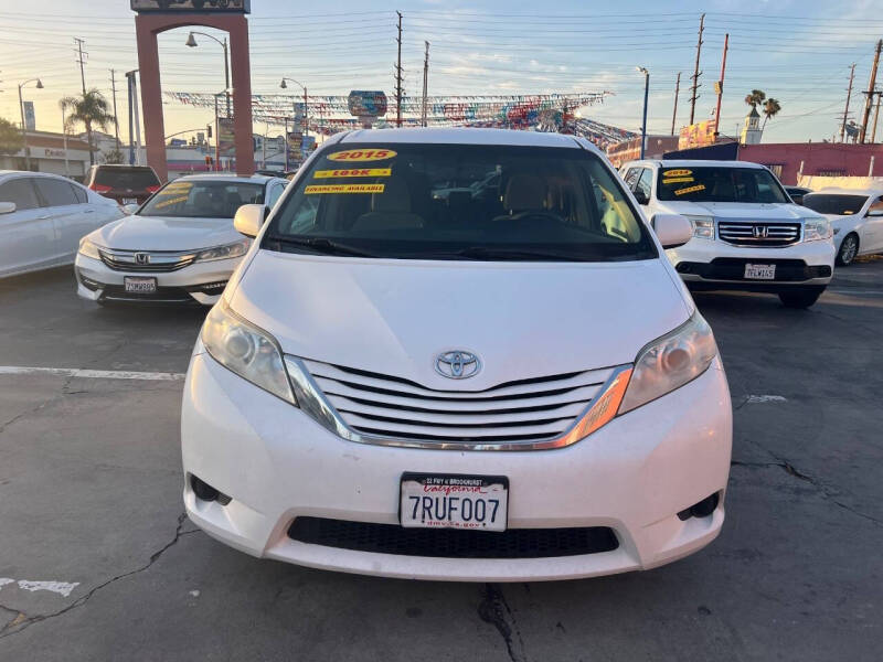 2015 Toyota Sienna LE 8-Passenger