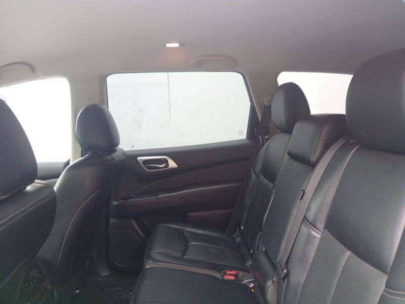 2020 Nissan Pathfinder SL