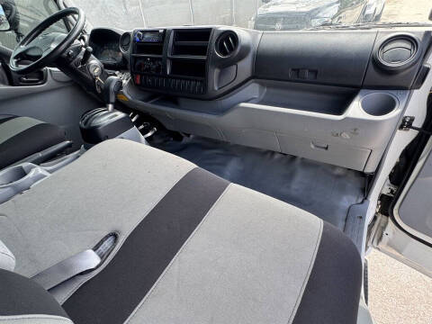 2015 Hino 195