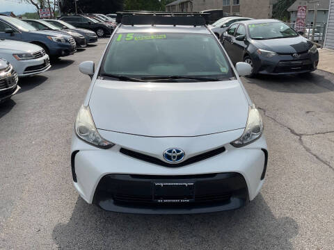2015 Toyota Prius v Two