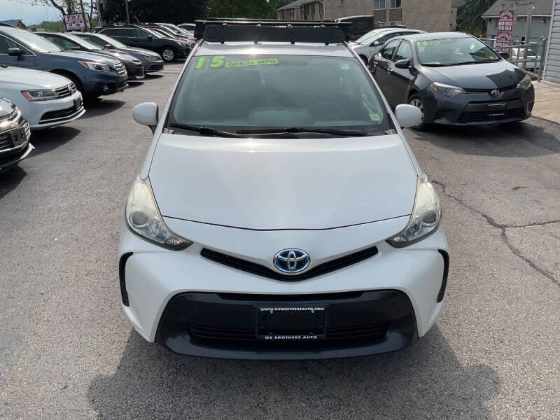 2015 Toyota Prius v Two