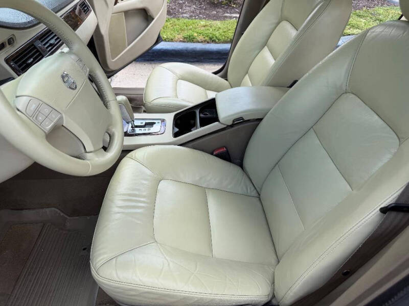 2008 Volvo V70 3.2