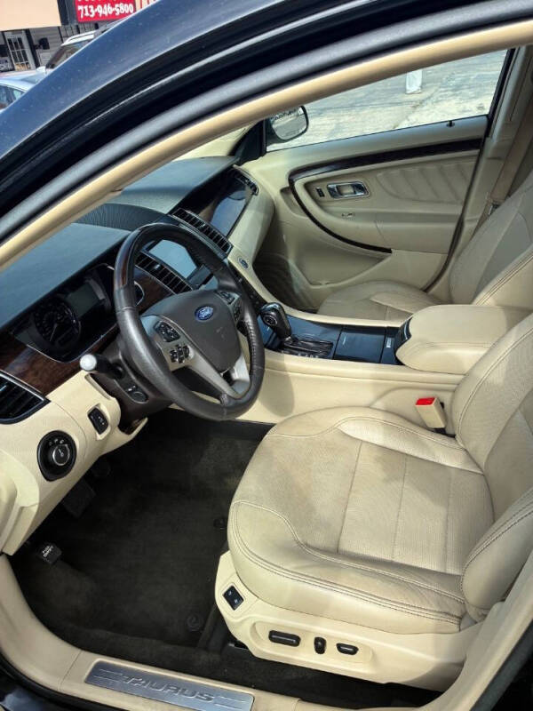 2013 Ford Taurus SEL