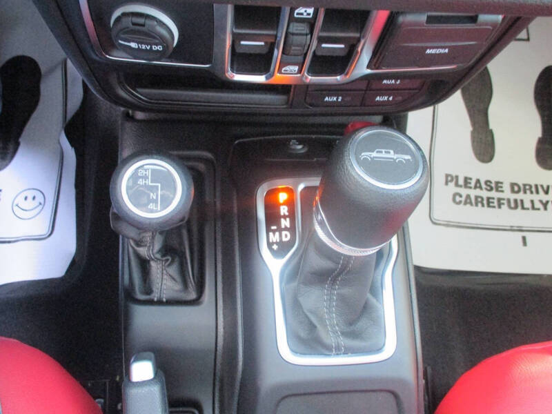 2025 Jeep Gladiator NightHawk