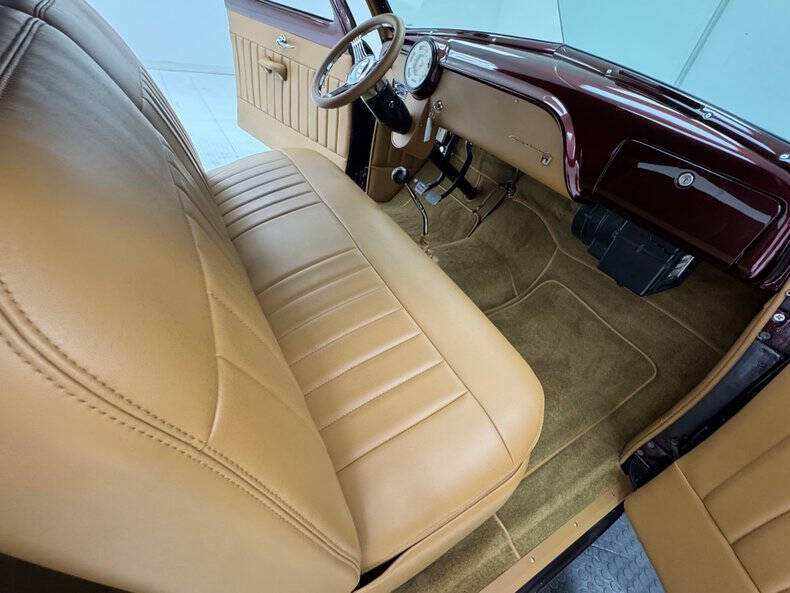 1951 Ford Deluxe