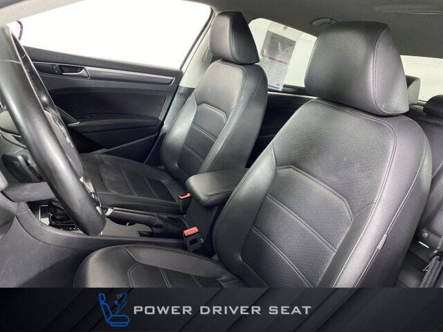 2017 Volkswagen Passat 1.8T R-Line