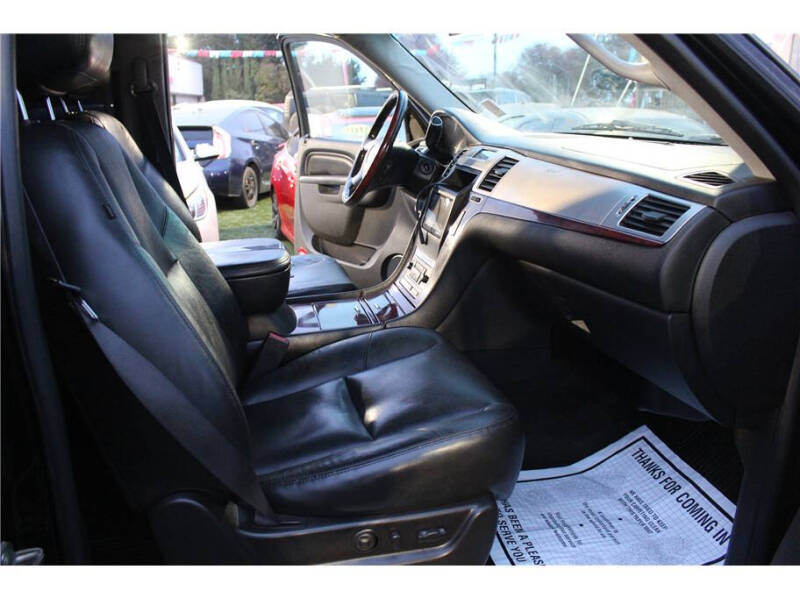 2011 Cadillac Escalade EXT Premium