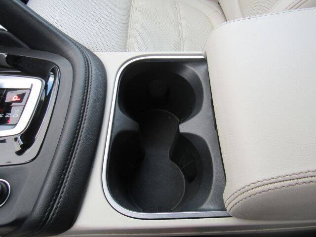 2022 Jaguar E-PACE P250 SE