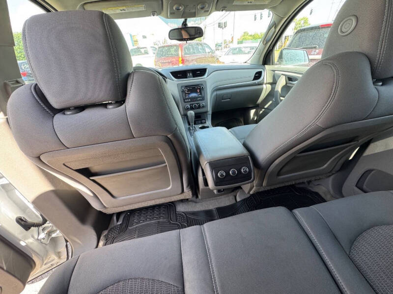 2017 Chevrolet Traverse LS