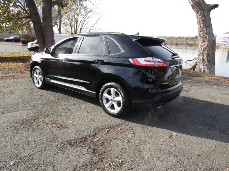 2020 Ford Edge SE photo 6