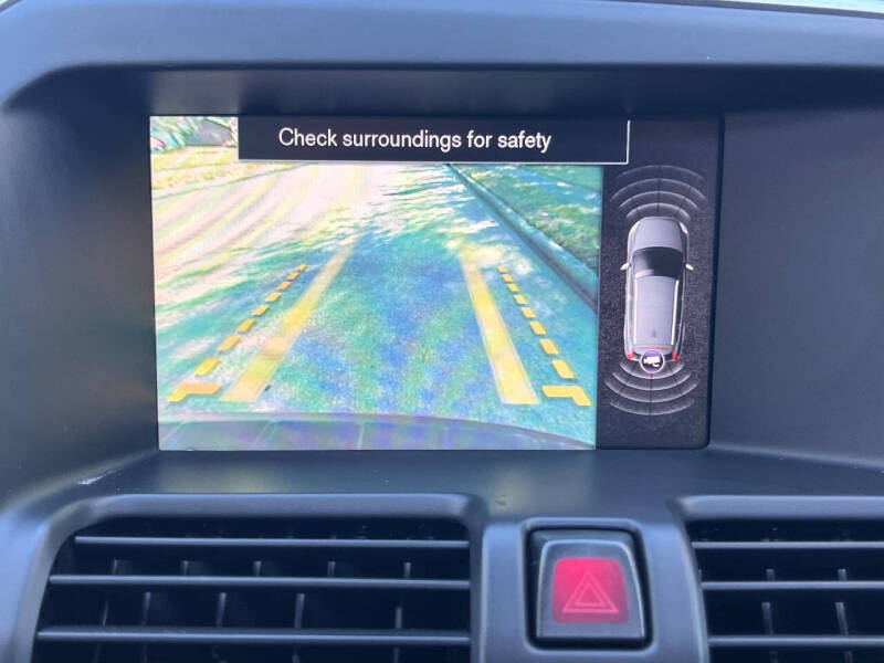 2011 Volvo XC60 T6 R-Design