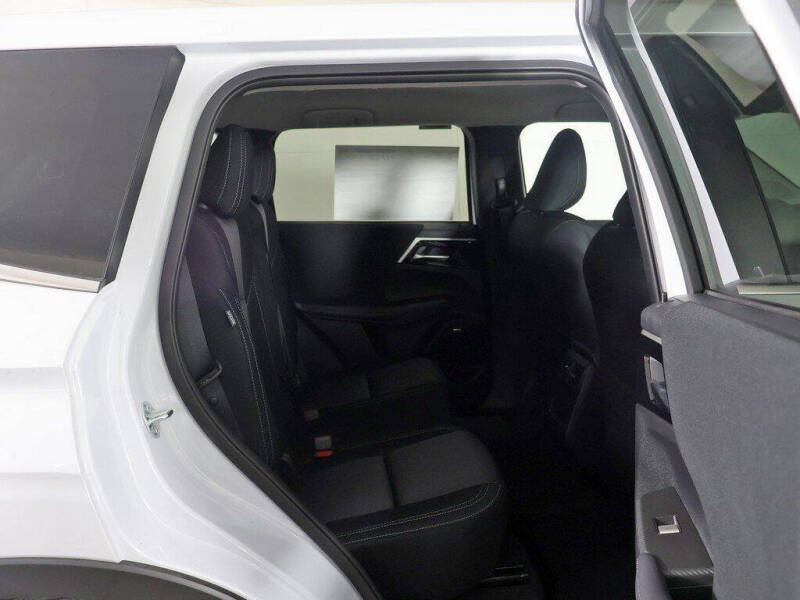 2026 Mitsubishi Outlander ES