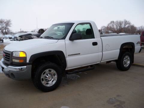 2003 GMC Sierra 2500HD for sale at Tyndall Motors in Tyndall SD