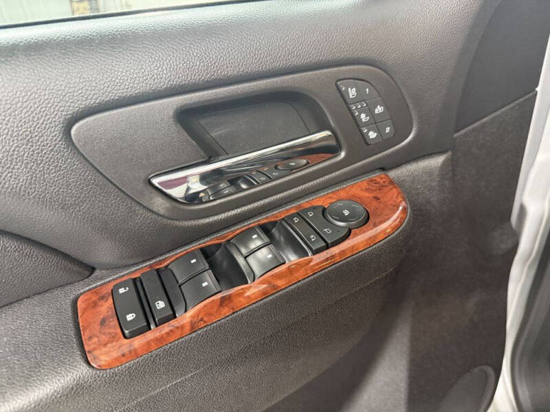 2013 Chevrolet Avalanche LTZ Black Diamond