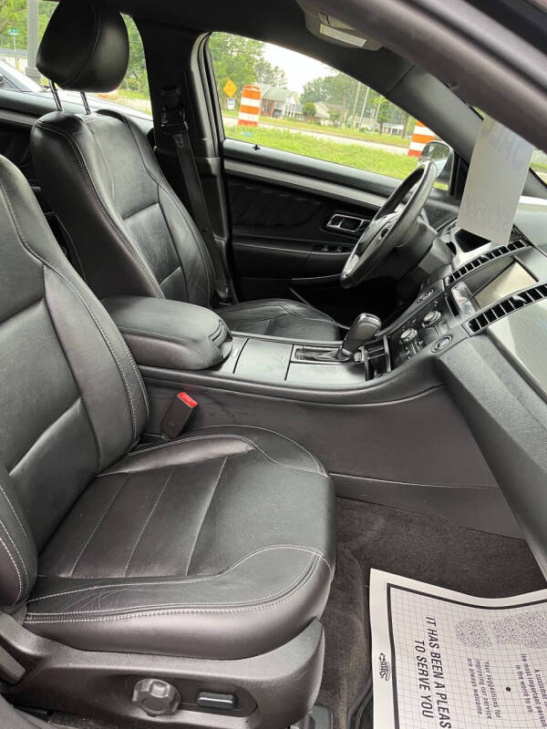 2015 Ford Taurus SEL