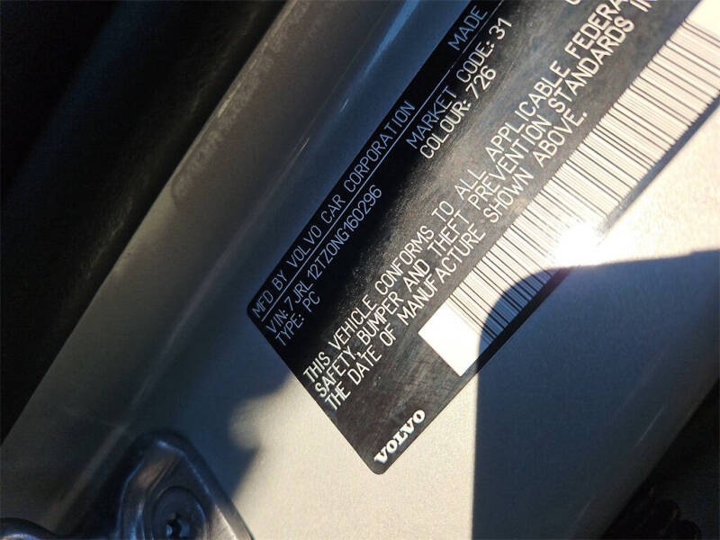 2022 Volvo S60 B5 Momentum