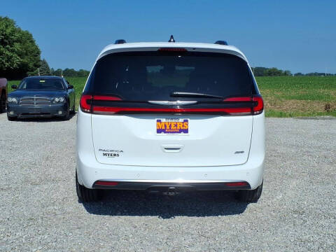 2025 Chrysler Pacifica Pinnacle