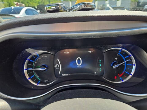 2017 Chrysler Pacifica Hybrid Platinum
