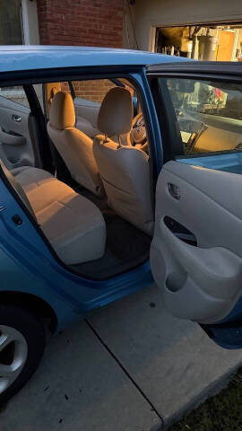 2011 Nissan LEAF SL