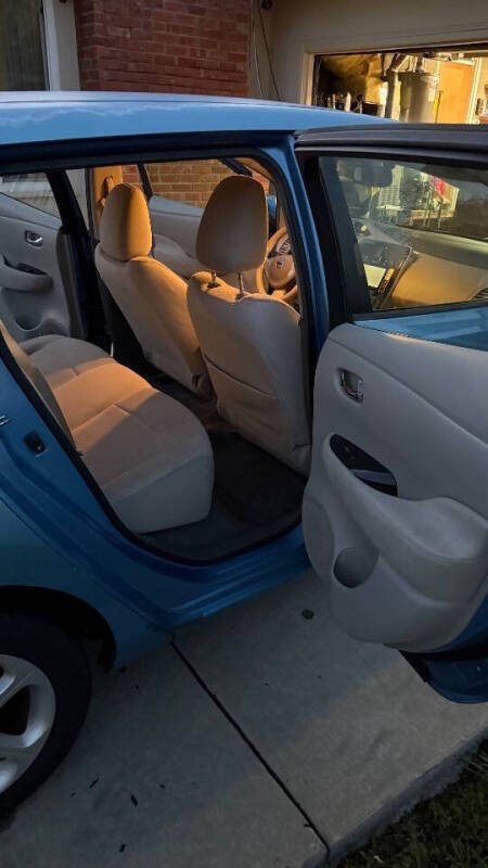 2011 Nissan LEAF SL