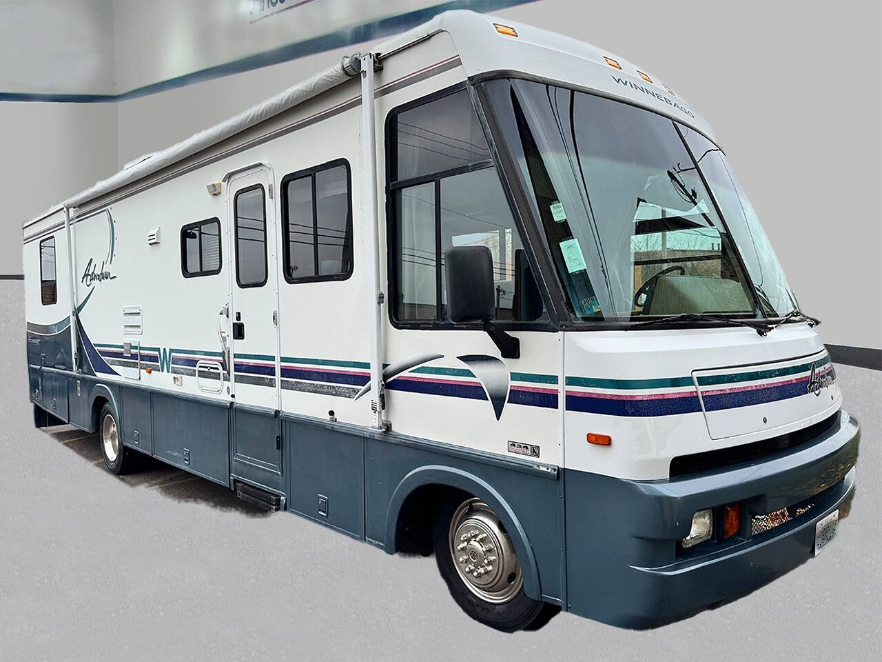 1996 Winnebago Adventurer for sale at Saccucci's Of Schaumburg in Schaumburg, IL