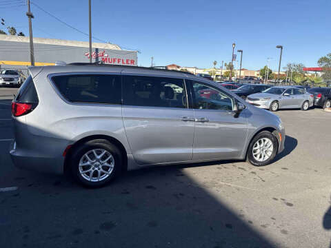 2020 Chrysler Voyager LXi