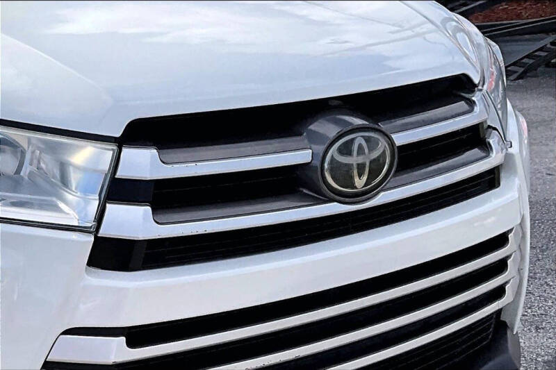 2019 Toyota Highlander LE