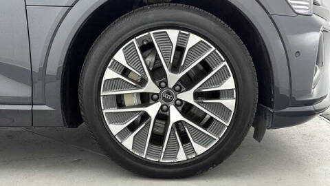 2024 Audi Q8 e-tron quattro Premium Plus