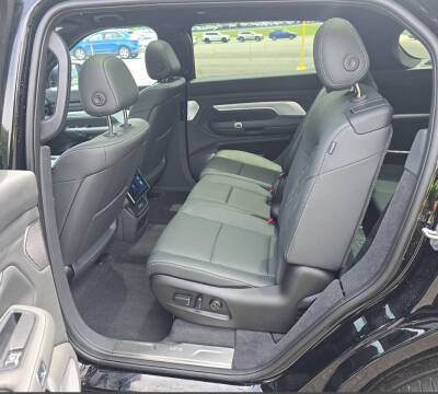 2024 VinFast VF9 Plus