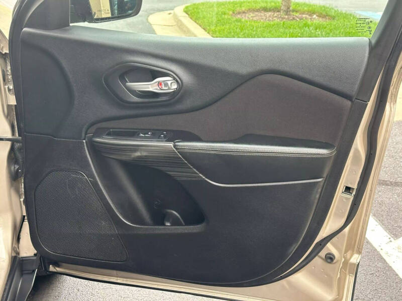 2014 Jeep Cherokee Sport