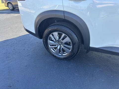 2025 Nissan Pathfinder S