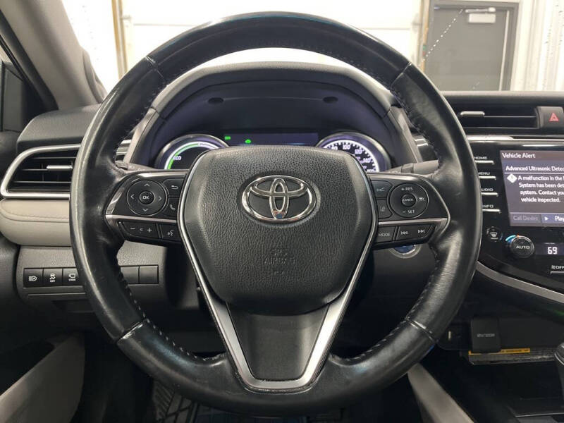 2018 Toyota Camry Hybrid XLE