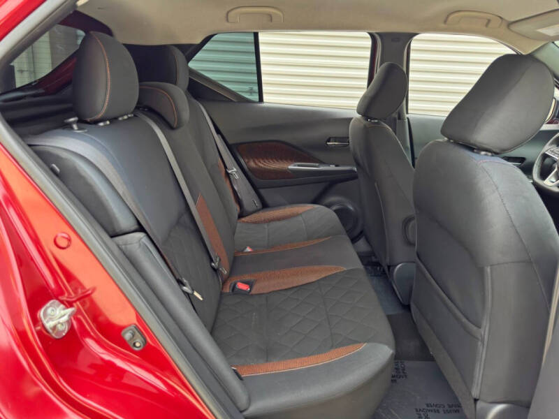 2020 Nissan Kicks SR