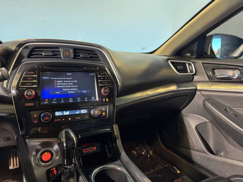2017 Nissan Maxima