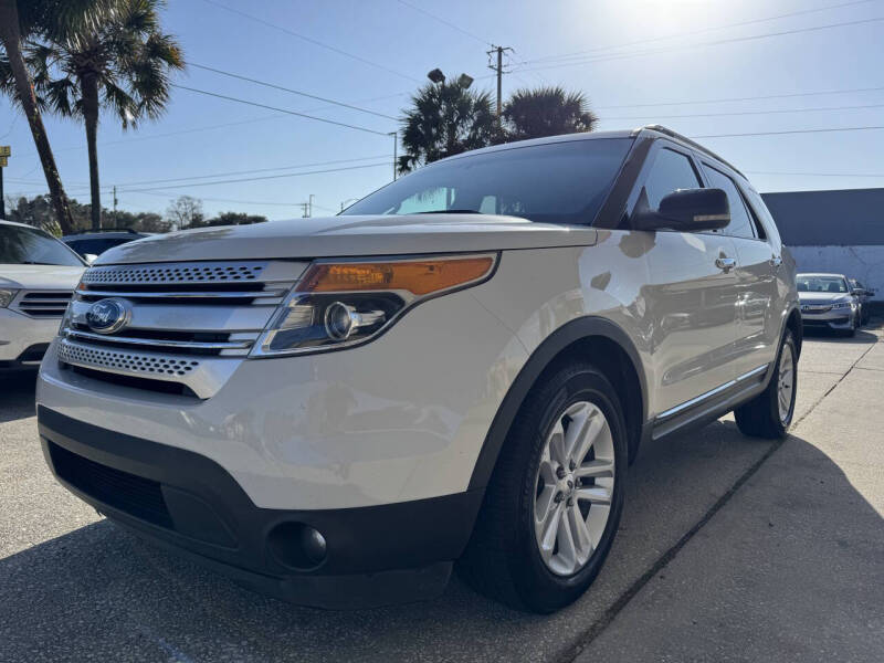 2012 Ford Explorer XLT's photo