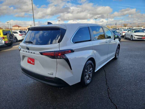 2021 Toyota Sienna LE 8-Passenger