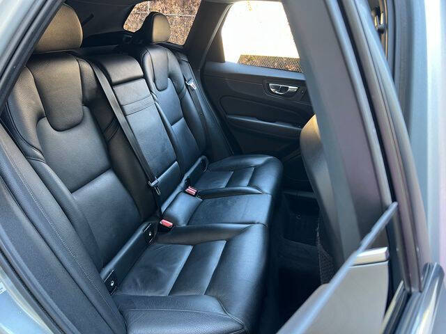 2018 Volvo XC60 T5 Momentum