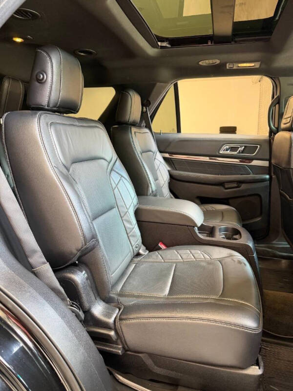2017 Ford Explorer Platinum