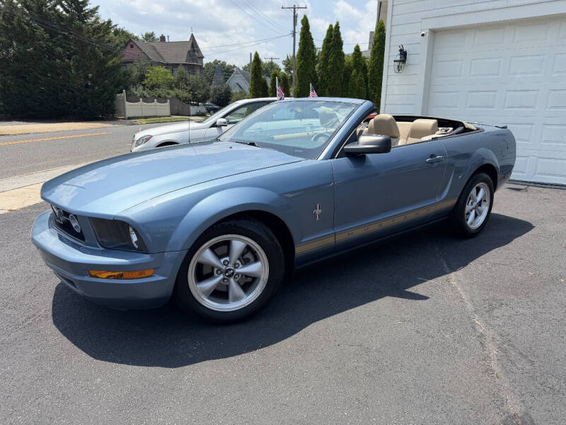 2007 Ford Mustang V6 Deluxe