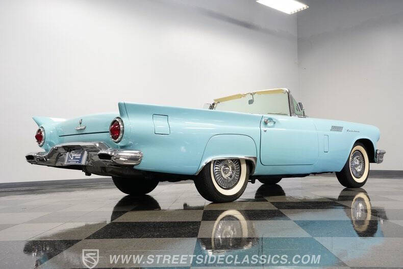 1957 Ford Thunderbird