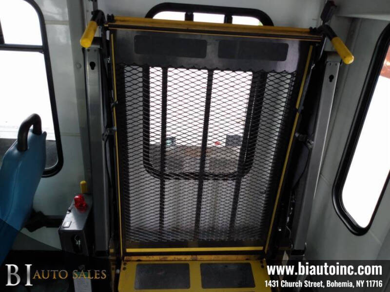 2009 Ford E-Series E-450 SD