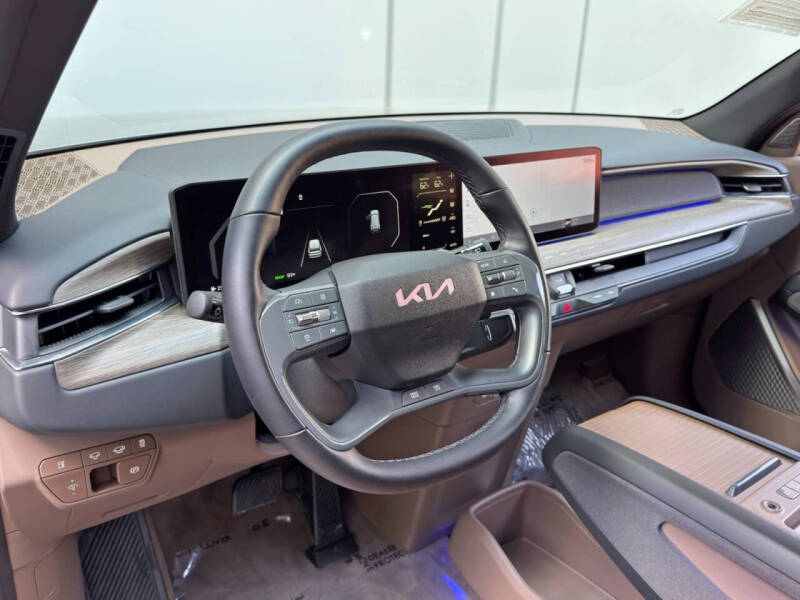 2024 Kia EV9 Land