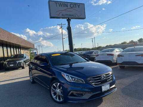 2017 Hyundai Sonata for sale at TWIN CITY AUTO MALL in Bloomington IL