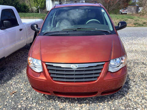 2006 Chrysler Town and Country for sale at Moose Motors in Morganton NC