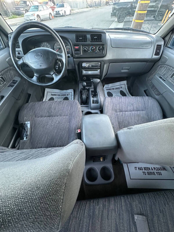 2000 Nissan Frontier XE