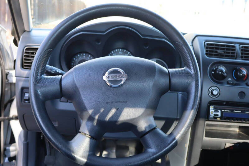2003 Nissan Frontier Standard